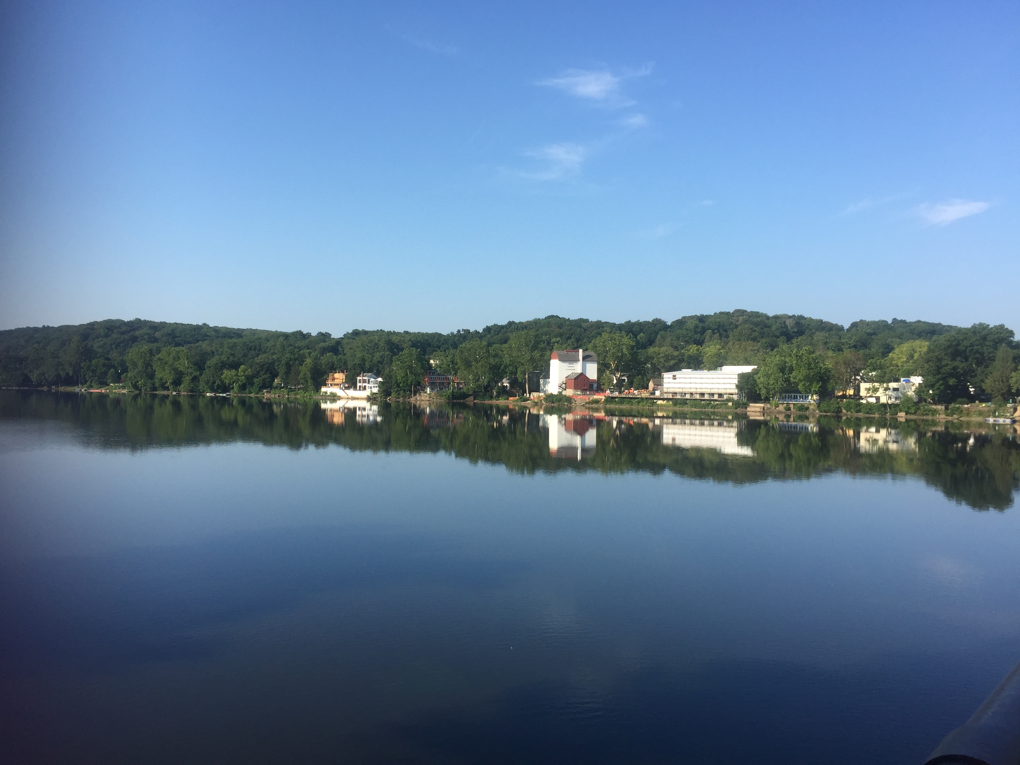 Eating on the banks of the Delaware